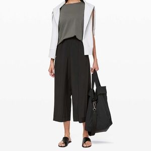 Lululemon Wanderer Culotte in size 4